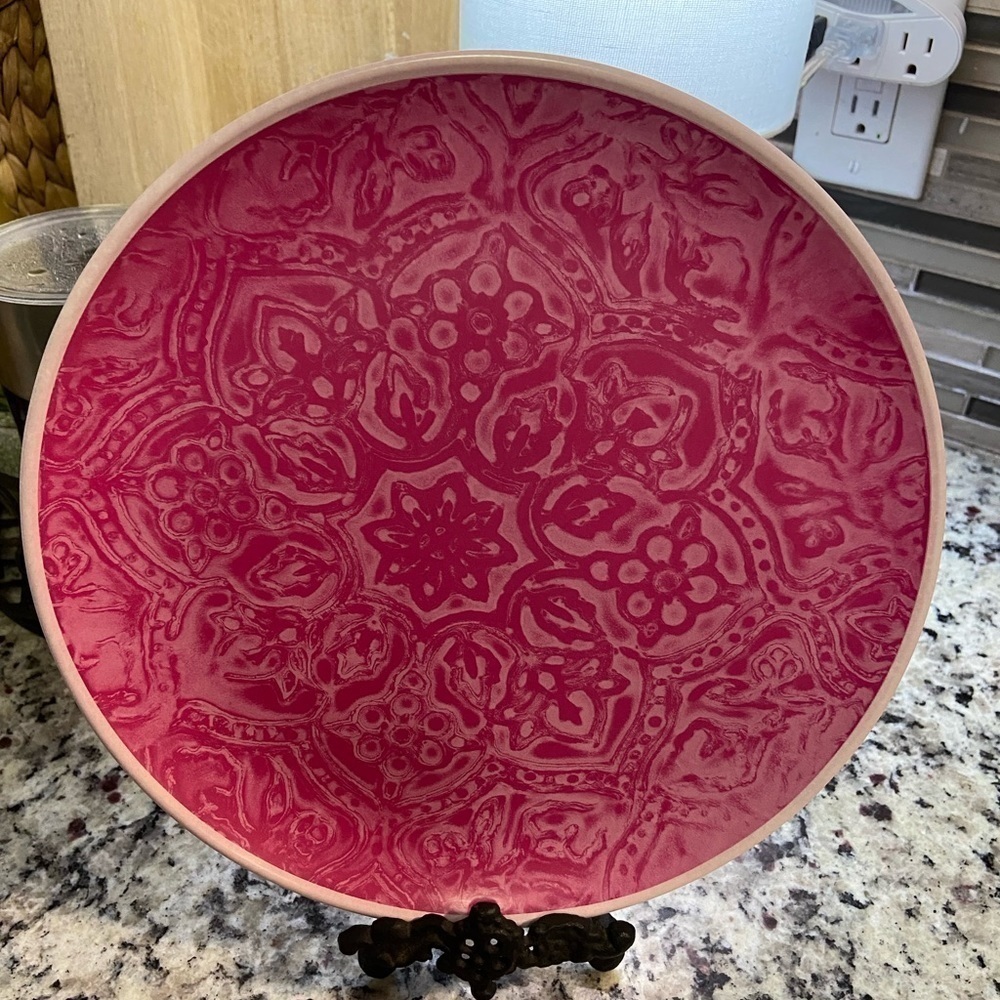 HEB Destination Holiday pink melamine set of 2 plates